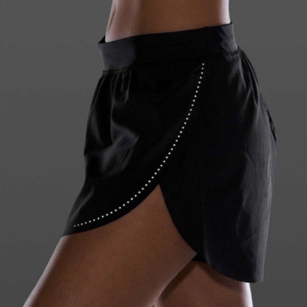 Lululemon Find Your Pace black reflective shorts 4 - Picture 1 of 9